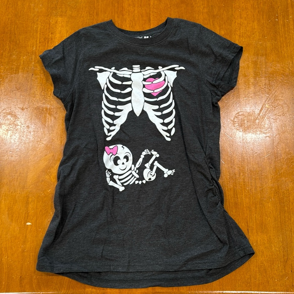 Skeleton maternity shirt